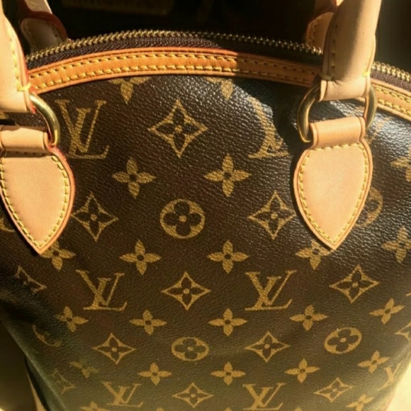 Louis Vuitton Tote Bag - Picture 2 of 4